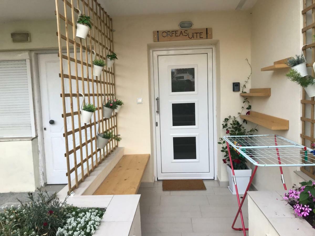 Orfeas Suite Néa Péramos Buitenkant foto
