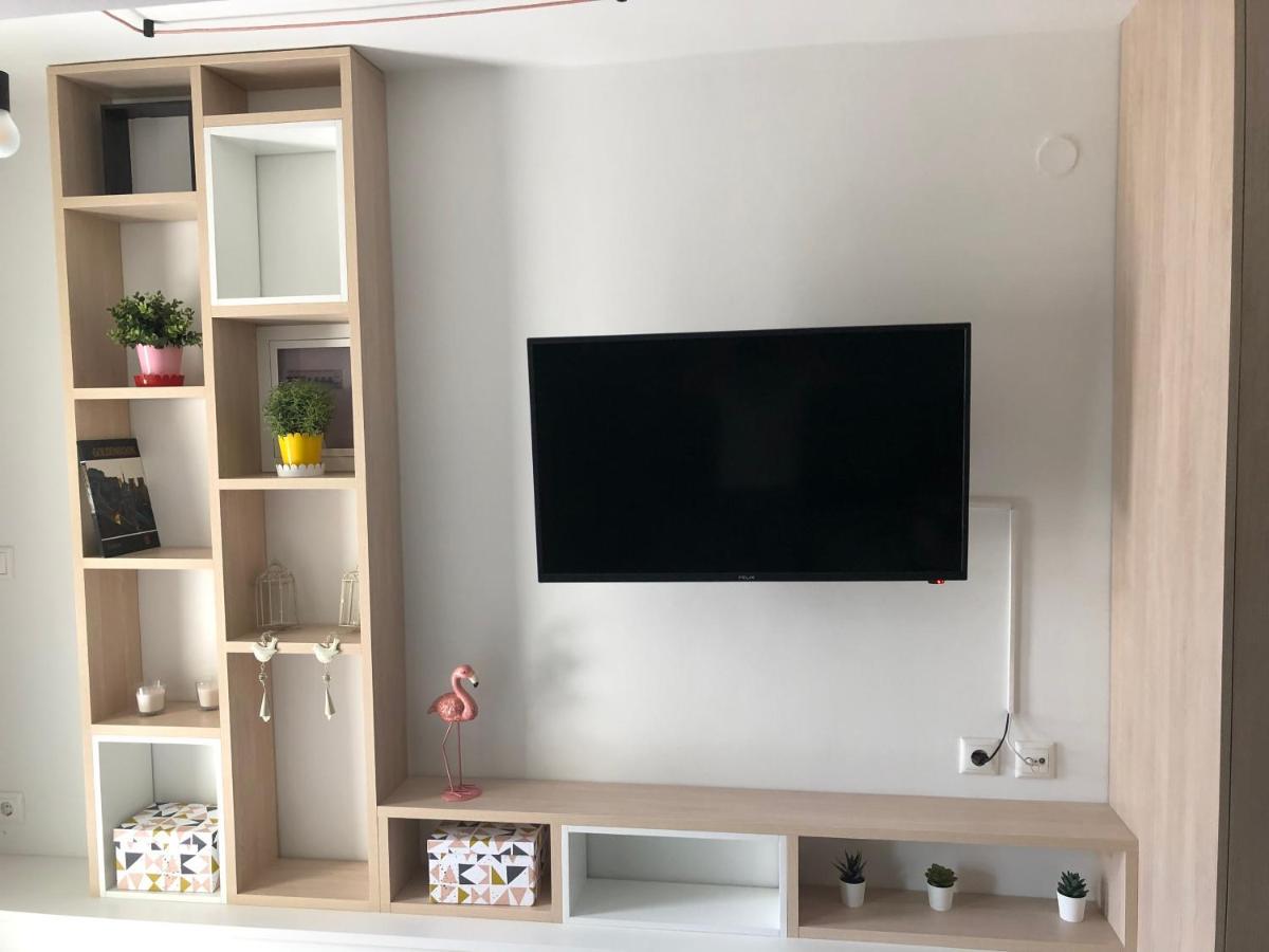 Orfeas Suite Néa Péramos Buitenkant foto
